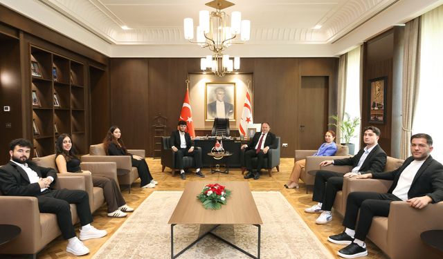 Öztürkler: “Yükseköğrenimin mutfağındaki öğrencilerin Cumhuriyet Meclisi’nde kongre yapması önemli”