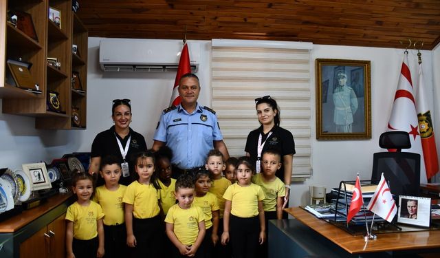 Küçücüğüm Okul Öncesi ve Etüt Merkezi öğrencileri Güzelyurt Polis Müdürlüğü’nü ziyaret etti