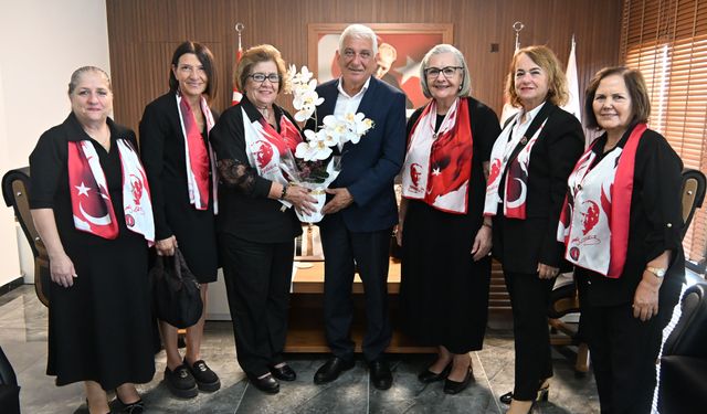 Özçınar, Kıbrıs Türk Kadınlar Birliği Güzelyurt Şubesi temsilcileriyle görüştü