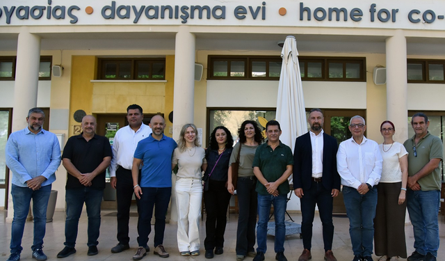 Kıbrıslı Türk ve Rum öğretmen sendikaları 5 Ekim Dünya Öğretmenler Günü açıklaması yaptı