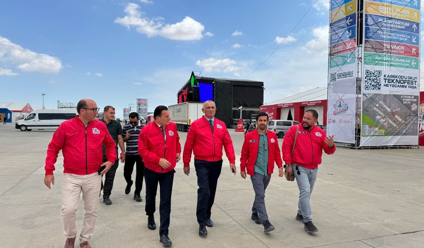 Çavuşoğlu, öğrencileri, öğretmenleri ve tüm halkı TEKNOFEST katılmaya davet etti
