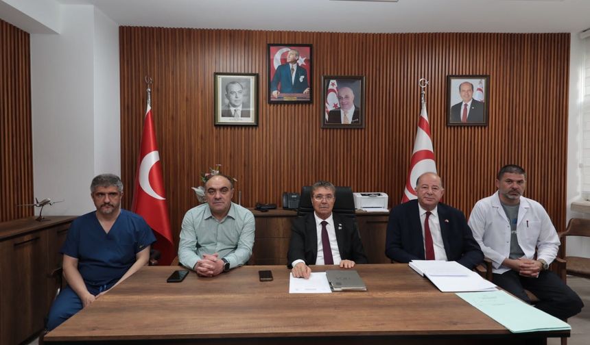 Üstel, TEKNOFEST'te yaralanan vatandaşların sağlık durumu hakkında bilgi aldı