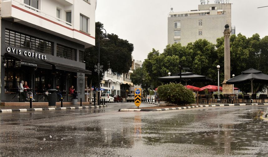 Bir hafta boyunca sağanak alarmı: Sıcaklık 17-20 derece bandında kalacak