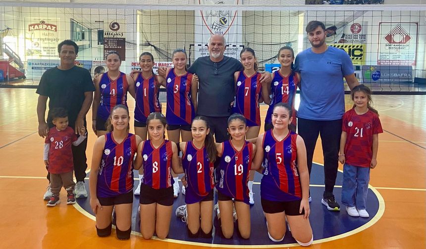 Erenköy-Karpaz Belediyesi Voleybol Spor Birliği’ne desteğini sürdürüyor