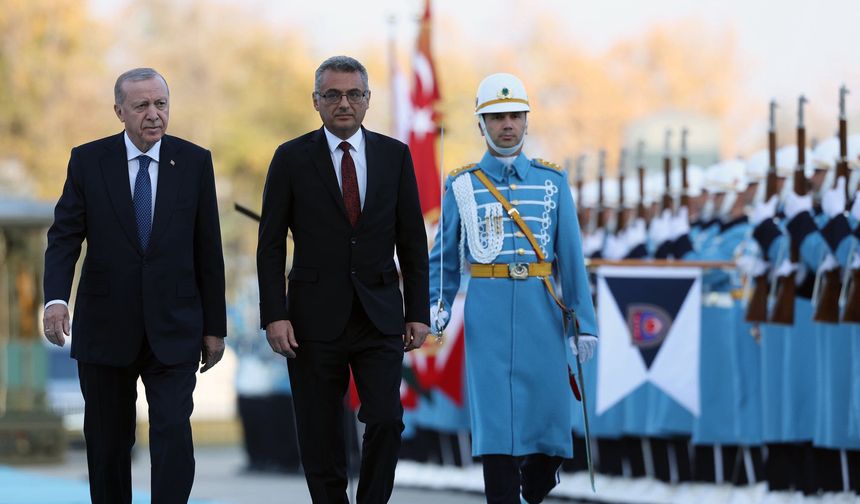 Türkiye Cumhuriyeti Cumhurbaşkanı Erdoğan, Cumhurbaşkanı Erhürman’ı resmi törenle karşıladı