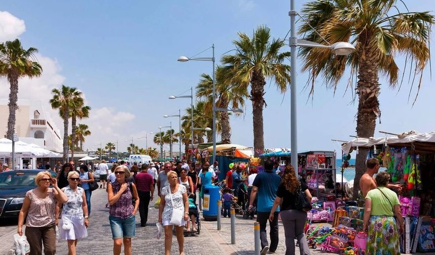Güney Kıbrıs’ta yasal olarak ikamet eden yabancı ülke vatandaşlarının sayısı yaklaşık 200 bin