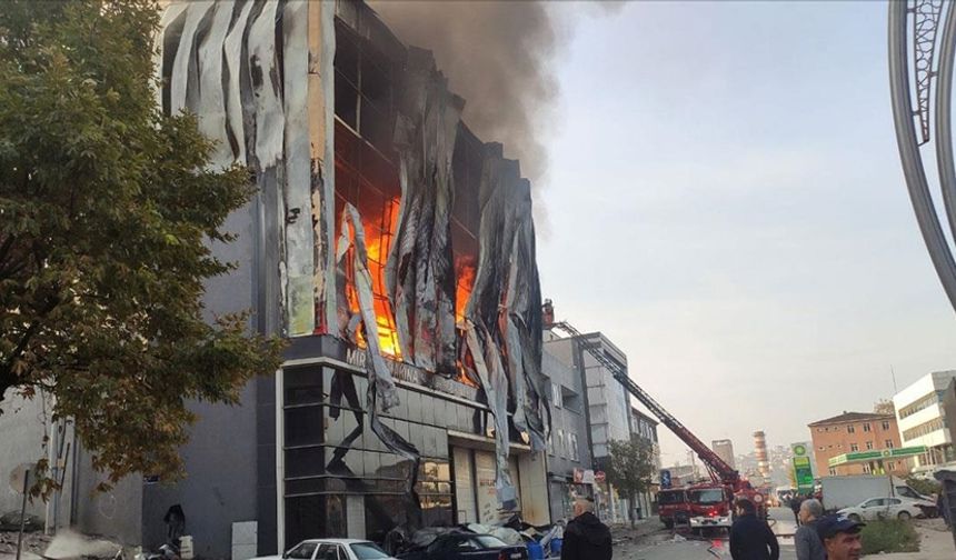 Kocaeli'de parfüm deposunda yangın: 6 can kaybı