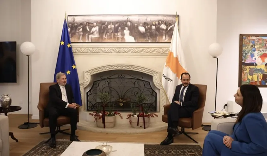 Johannes Hahn dün Hristodulidis’le görüştü