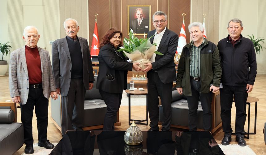 Cumhurbaşkanı Tufan Erhürman, Barış Derneği heyetini kabul etti