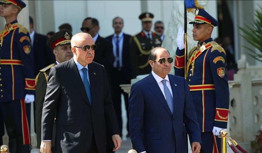 Türkiye Cumhurbaşkanı Erdoğan Mısır'da