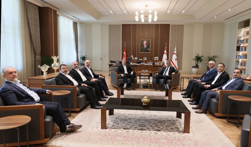 Erhürman, Türkiye Memur-Sen, KIBTES ve Eğitim-Bir-Sen’den oluşan heyeti kabul etti