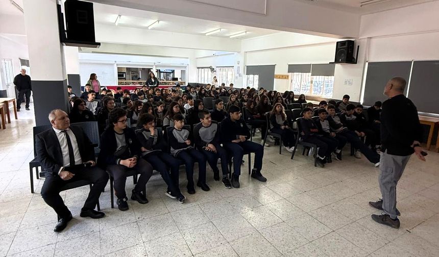 “Gelecek Bensem Umut Benim Seminerleri" yapıldı