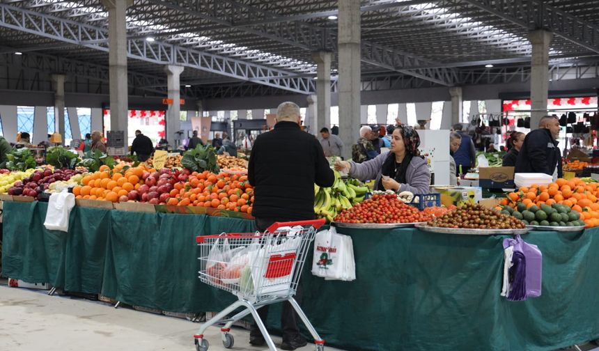 İskele Belediyesi Kapalı Pazar Yeri ve Terminal Alanı törenle açıldı