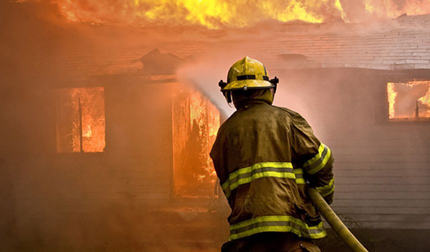 Lapta’da gaz ocağı üzerinde unutulan tencere yangına sebep oldu