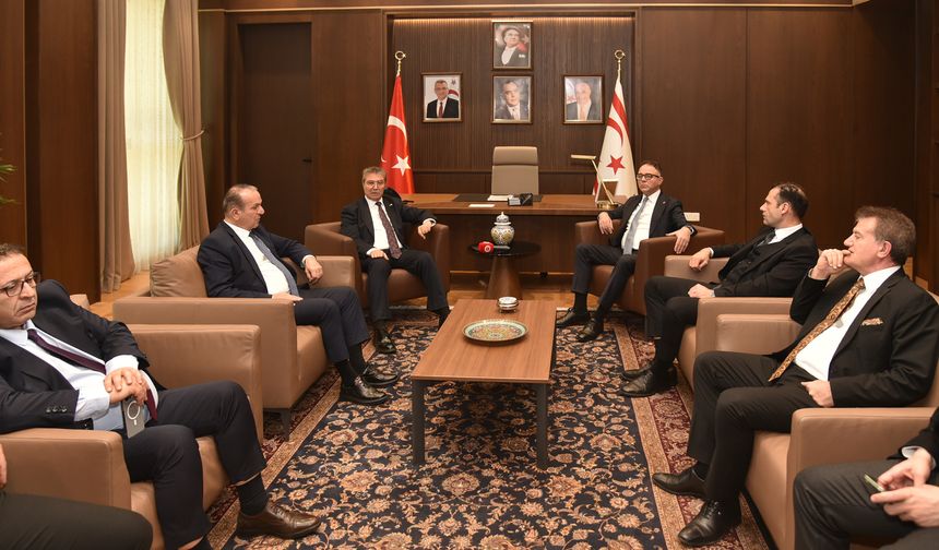 Başbakan Üstel, Özerdağ ve Yüksek Adliye Kurulu üyeleri ile toplantı yaptı… Yargı reformu ele alındı