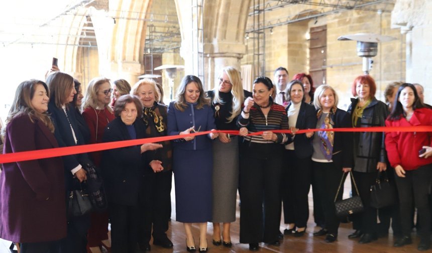 “Cumhuriyetin Hatıra Defteri Kadınlar Sergisi”, Lefkoşa Bedesten’de açıldı