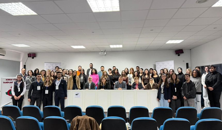 "Geleceğin Hekimlerinin Gelecek Planlamasında Yol Haritası” konulu seminer düzenlendi