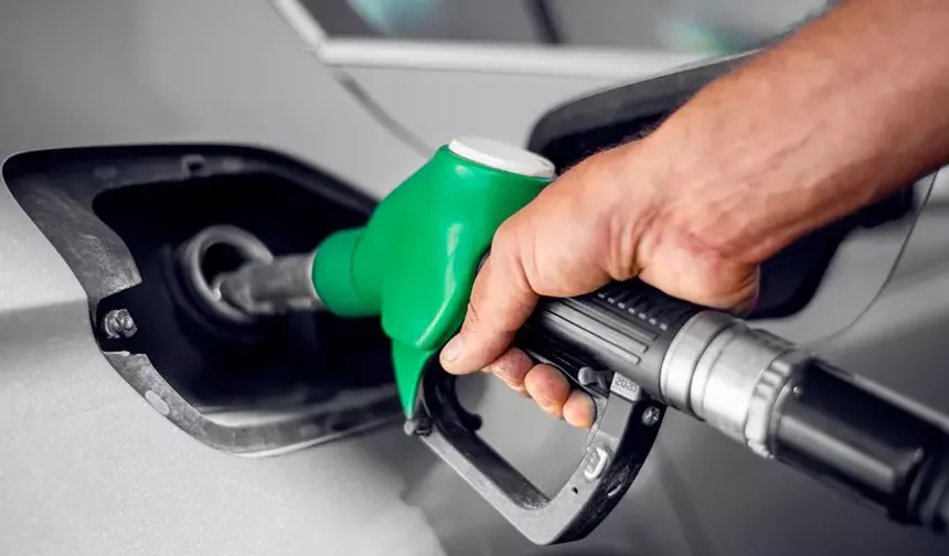 Benzine 5 TL,  Diesele 6 TL zam!