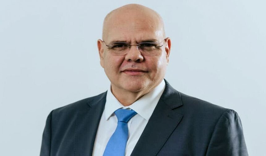 Nevzat Özkunt: “Vatan millet bayrak edebiyatları yetmedi şimdi de kirliliklerini kapatmak için yasalarla oynuyorlar”