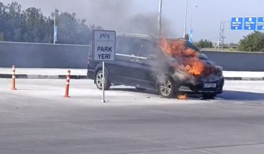 Ercan’da park halinde bulunan bir araçta yangın çıktı