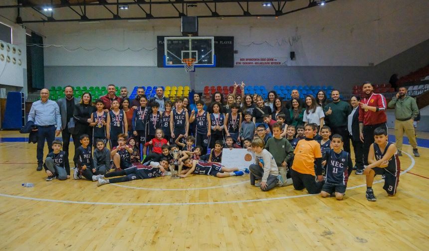 YDİ Namağlup Şampiyon