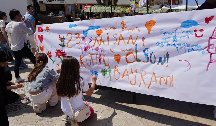 Girne’de 23 Nisan Şenliği düzenlendi