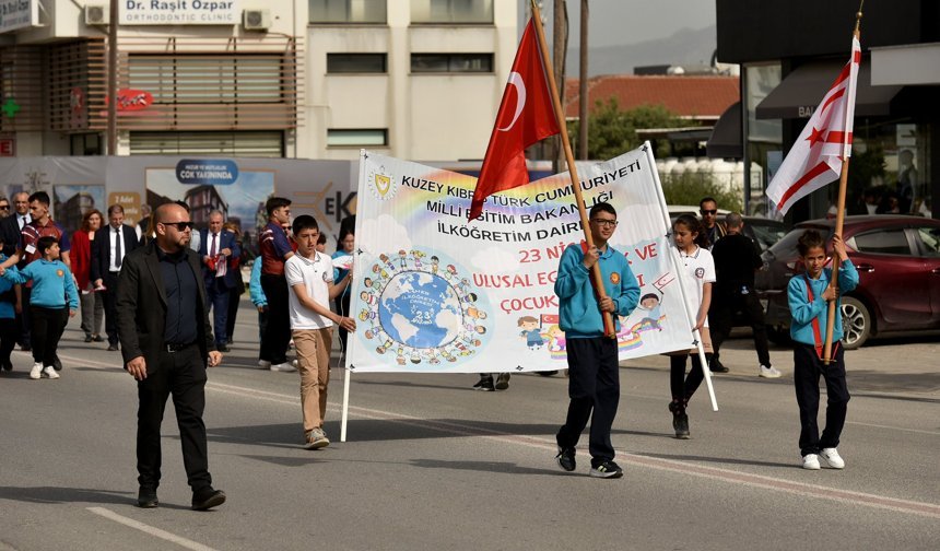 23 Nisan Ulusal Egemenlik ve Çocuk Bayramı kutlamaları Lefkoşa’da kortejle başladı