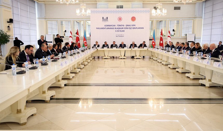 Bakü’de dostluk grupları arasında toplantı yapıldı…