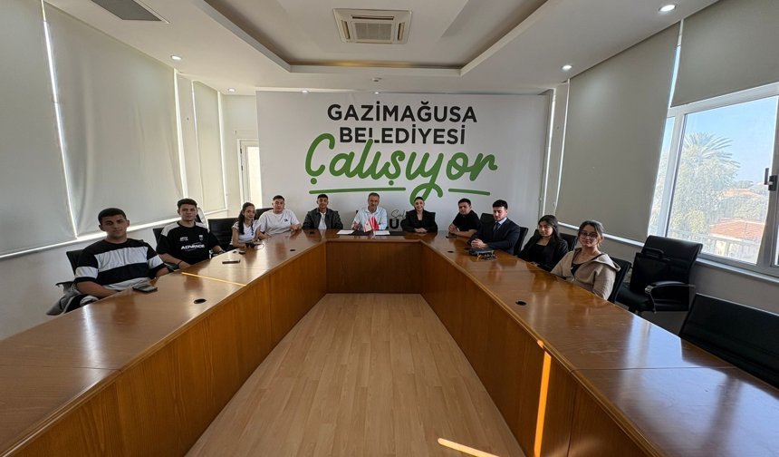 Gazimağusa’da gençler için iş birliği: Belediye ile Gençlik Meclisi arasında protokol imzalandı