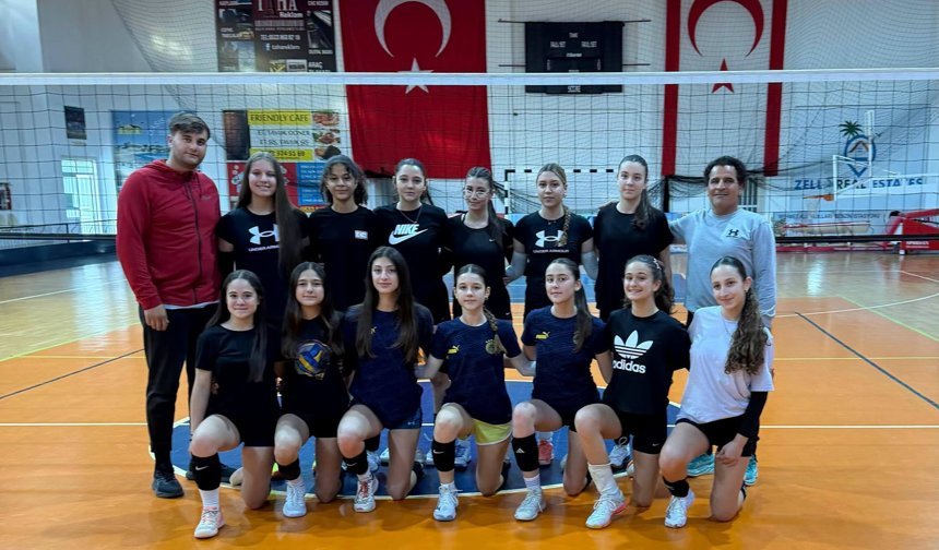 U15 Voleybol Takımları Türkiye Şampiyonası Elemleri için Mersin’e gidiyor