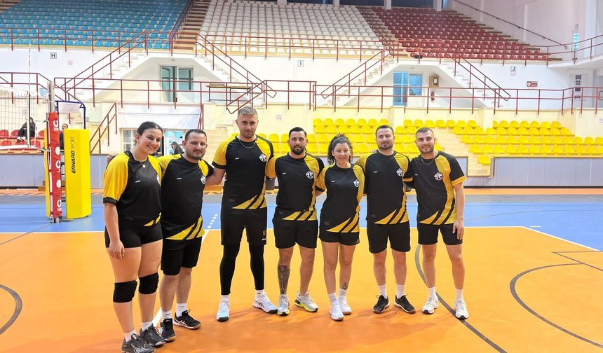 DAÜ Şampiyon Melekler Voleybol Anı Tunuvasında Yarı Finalistler Belirlendi