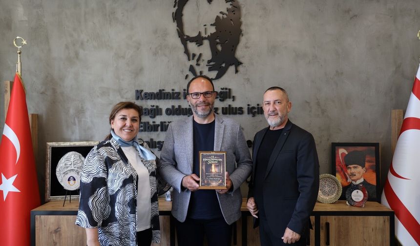 Kıbrıs Türk Halk Dansları Federasyonu, İskele Belediye Başkanı Sadıkoğlu’nu ziyaret etti