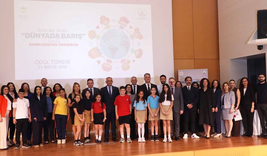 “Dünyada barış” konulu kompozisyon yarışmasının ödül töreni yapıldı