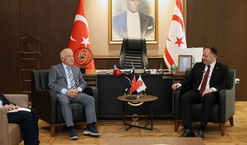 Öztürkler: “Rumlar milli gelirini refah yerine silaha harcıyor”