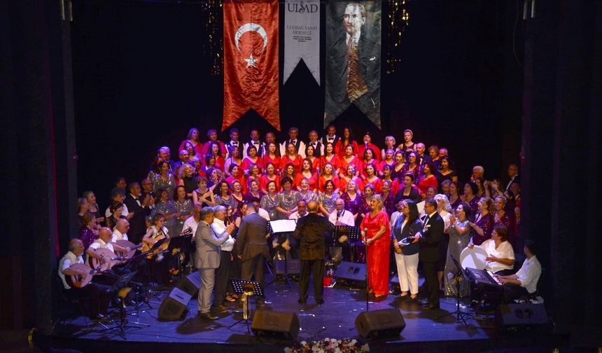 DAB Altın Kalpler Korosu, "2. Bursa Korolar Festivali”nde sahne aldı