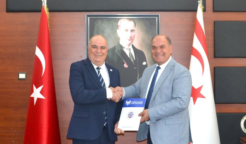 Değirmenlik Akıncılar Belediyesi ile Onbeş Kasım Kıbrıs Üniversitesi eğitim protokolü imzaladı