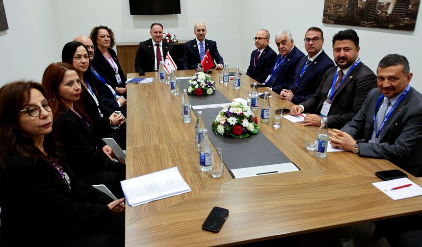 Meclis Başkanı Öztürkler, Bakü’de TBMM Başkanı Kurtulmuş ile görüştü
