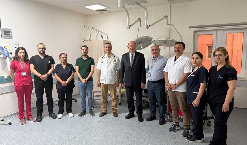 Dinçyürek, Gazimağusa Devlet Hastanesi’ni ziyaret etti: "Bayramda 5 hastaya anjiyo yapılıp tedavi edildi”