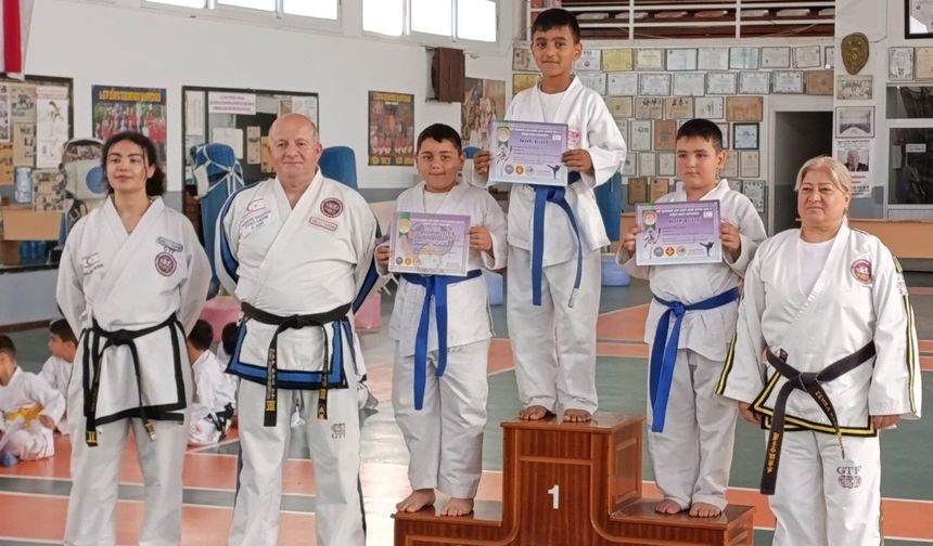 Taekwondoda kulüpler yarıştı
