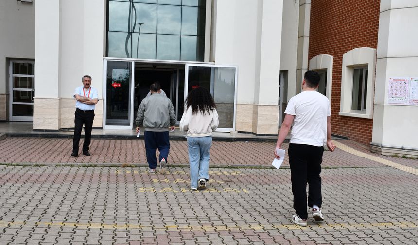 YKS'nin ilk oturumu TYT başladı