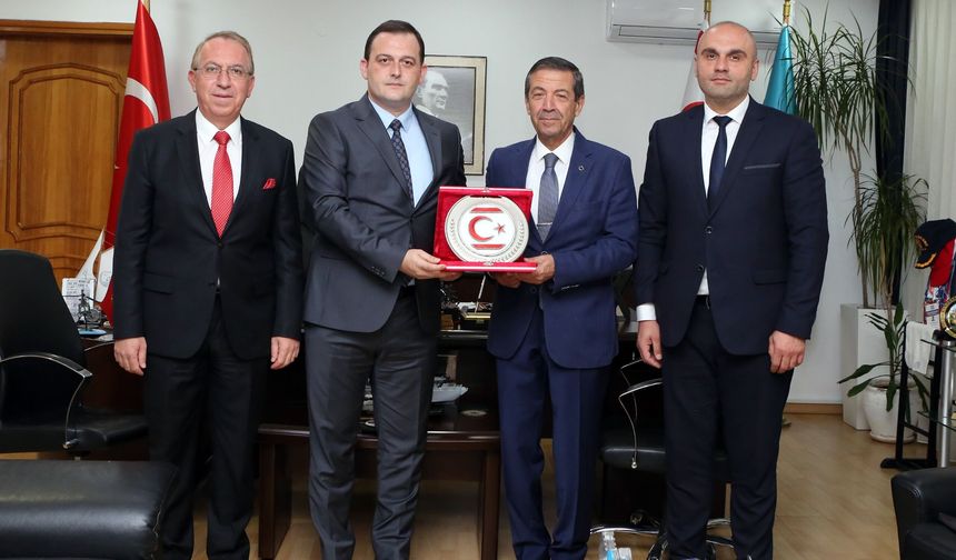 Dışişleri Bakanı Ertuğruloğlu, Kuzey Makedonya Türk Demokratik Partisi heyetini kabul etti