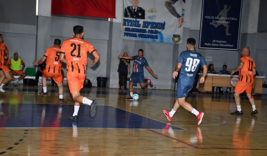 Polis Örgütü’nün kuruluş yıl dönümü dolayısıyla düzenlenen futsal turnuvası başladı