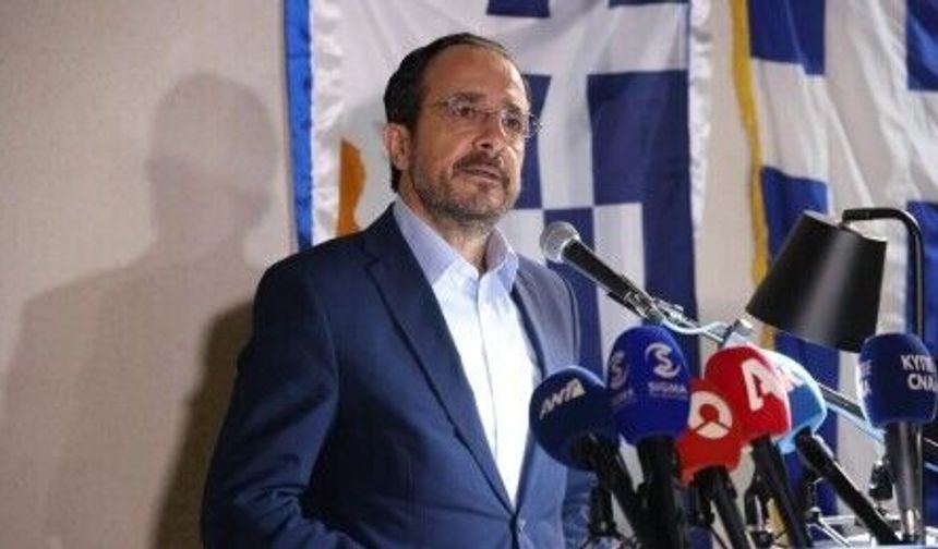 Hristodulidis, BM Genel Sekreterinin adaya gelişinden önce siyasi parti başkanlarıyla bir araya gelecek