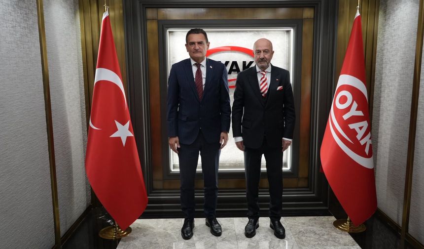 İçişleri Bakanı Oğuz, Ankara’da Emekli Korgeneral Zekai Aksakallı'yı ziyaret etti