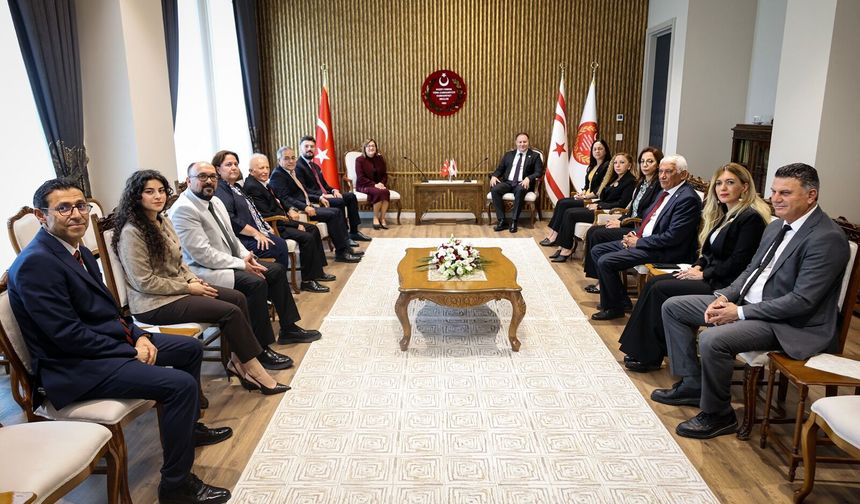 Öztürkler: "Bir halkı dünyadan izole ederek barışı tesis edemezsiniz"