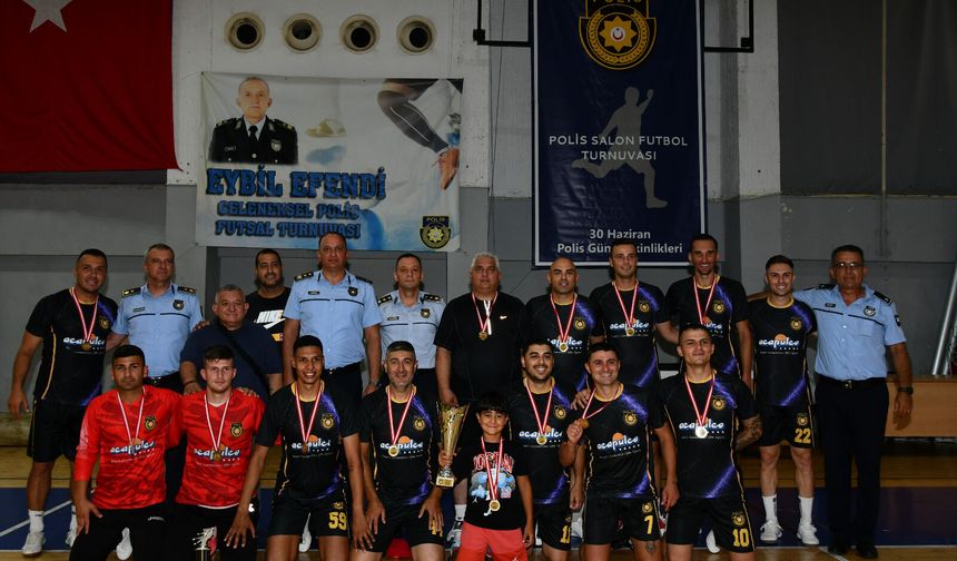 4’üncü Eybil Efendi Polis Salon Futbol Turnuvası’nın şampiyonu Girne Polis Müdürlüğü takımı oldu