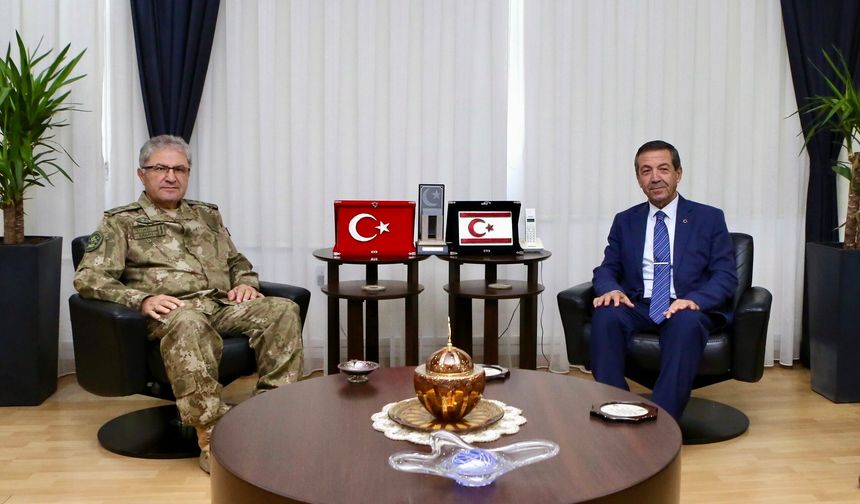 Dışişleri Bakanı Ertuğruloğlu, Kara Kuvvetleri Komutanı Orgeneral Tokel ile görüştü