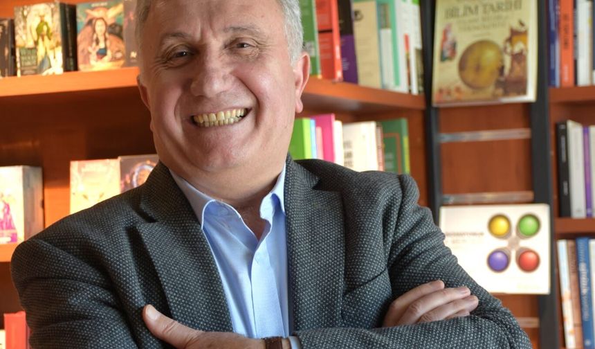 Metin Turan’ın iki dilli şiir seçkisi “Rüzgarın Sessizliği” ABD’de yayımlandı