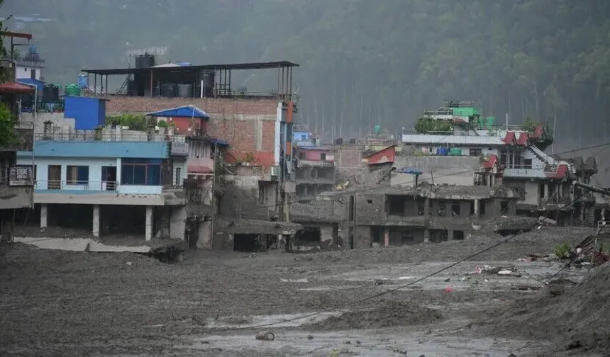 Nepal'deki selde hayatını kaybedenlerin sayısı 270'e çıktı