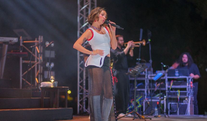 Mehmetçik Üzüm Festivali’ne Zeynep Bastık’la Coşkulu Final
